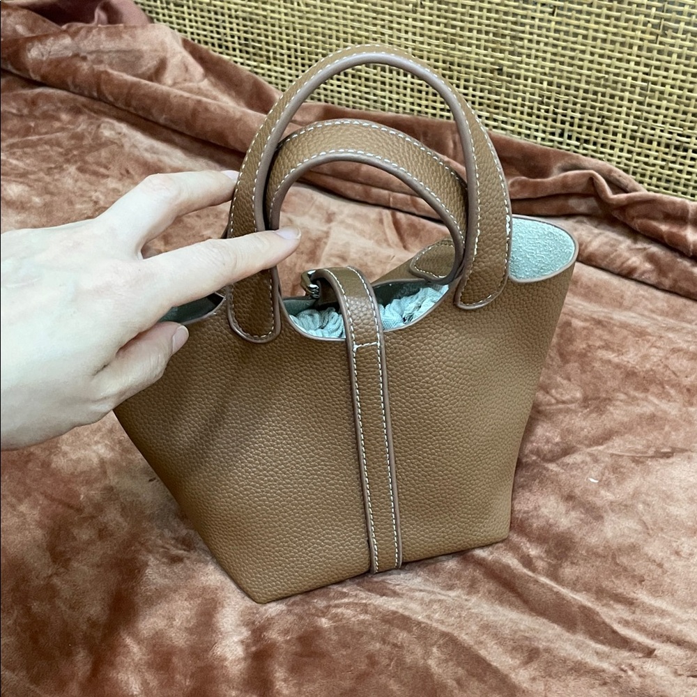 Mini Classic Leather Bag - Picture 6 of 9